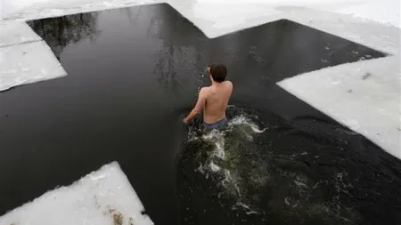 Ziua în imagini. Ucrainenii au sărbătorit Boboteaza