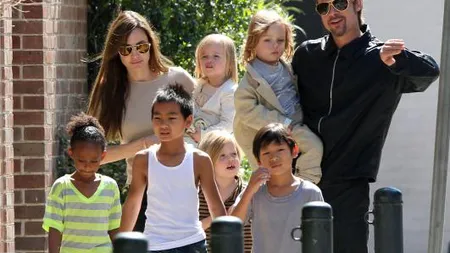 Brad Pitt şi Angelina Jolie nu-şi lasă copiii să-i caute pe Google
