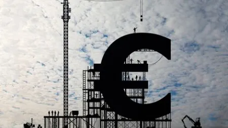 S&P: Zona euro va ieşi din recesiune în al doilea semestru