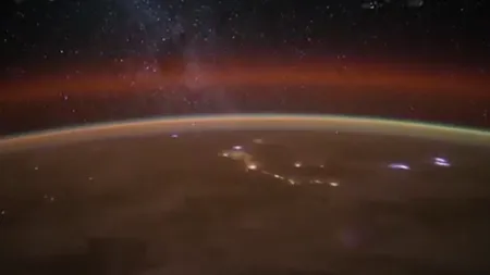 Cum se vede în spaţiu o furtună de pe Pământ VIDEO