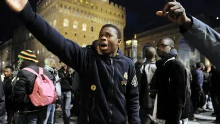 Francezii, acuzaţi de Human Rights Watch că fac controale de identitate pe criterii etnice