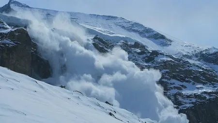 Bărbat dispărut în Masivul Parâng, unde este pericol de avalanşe