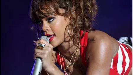 Rihanna a cumpărat un tablou cu Marilyn Monroe, realizat din 65.000 de cristale