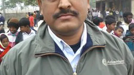 Un profesor din India a luat un salariu de 9,8 miliarde de dolari