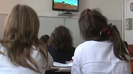 Şcoala Discovery: Program de educaţie în faţa televizorului