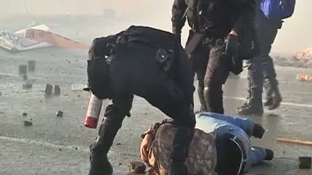 Zeci de victime în urma violenţelor de la graniţa dintre Serbia şi Kosovo VIDEO