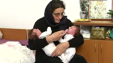 Stareţa care a născut gemene: Sentimentul de mamă nu se poate descrie VIDEO