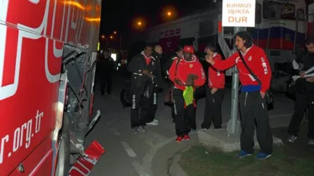 Momente de coşmar în Turcia: Autocarul lui Samsunspor, lovit de tren FOTO şi VIDEO