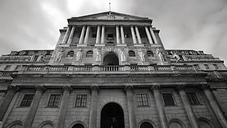 Banca Angliei creşte cu 50 de miliarde de lire sterline programul de injecţie de lichiditate