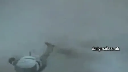 Un chinez a sărit în aer din cauza unei petarde VIDEO