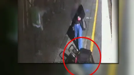 Imagini şocante în gara Melbourne. Un bebeluş a căzut pe linia de tren VIDEO