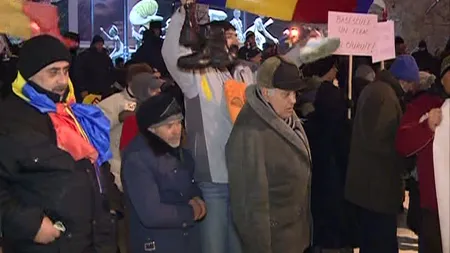 Emil Boc a plecat, protestele au continuat în Capitală VIDEO