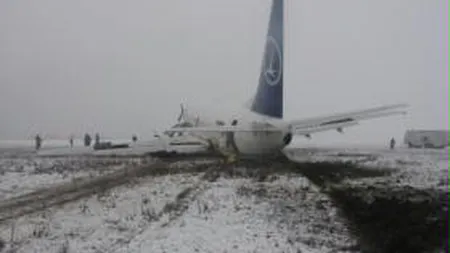 Cinci curse aeriene au fost anulate pe Aeroportul din Iaşi din cauza ninsorii