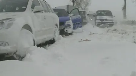 România sub zăpadă: Trei drumuri naţionale sunt închise. VEZI cum se circulă în ţară
