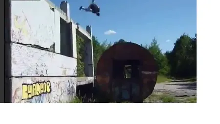 Omul păianjen există. Incredibil ce poate face un rus prin echilibru şi nebunie VIDEO