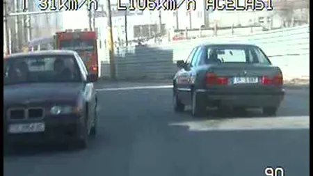 Accident, după o urmărire ca-n filme. Şofer fugar a intrat într-un stâlp VIDEO