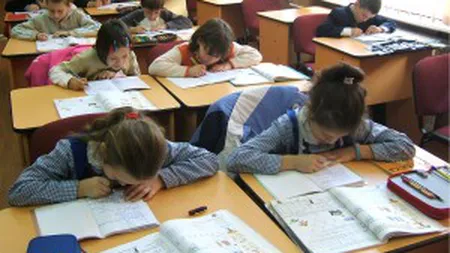 Ministerul Educaţiei a tăiat bursele elevilor din clasele I-IV