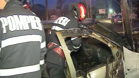 Maşină distrusă de flăcări în Capitală. Şoferul a reuşit să se salveze VIDEO