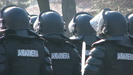 Jandarmeria, despre incidente: Fanii Craiovei au aprins fumigene şi au consumat alcool