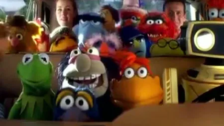 Courtney Love acuză păpuşile Muppets că au violat memoria lui Kurt Cobain VIDEO