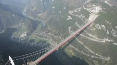 Chinezii au construit cel mai lung pod suspendat din lume VIDEO