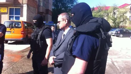 Şeful APIA Caraş-Severin şi primarii din Oţelu Roşu şi Socol au fost arestaţi preventiv