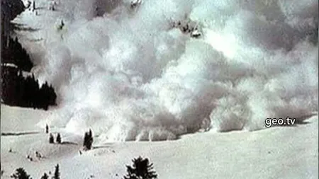 130 de soldaţi, îngropaţi de vii într-o avalanşă VIDEO