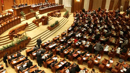 Deputaţii arestaţi îşi încasează în continuare leafa de la Parlament. 