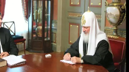 Scandal în Rusia. Cum i-a dispărut din poză Patriarhului Kirill ceasul de aur de la mână VIDEO