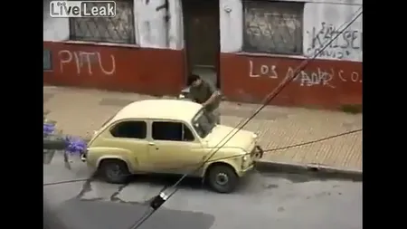 Aşa ceva n-ai mai văzut! Cum se fură o maşină în America de Sud VIDEO