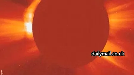 OZN gigantic, filmat de NASA în dreptul Soarelui VIDEO