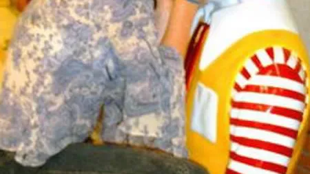 Fantezii erotice cu Ronald, mascota McDonald's GALERIE FOTO