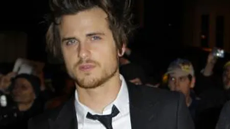 Jared Followill, basistul trupei Kings of Leon, s-a logodit