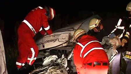 Accident violent în Argeş. Un bărbat şi-a pierdut viaţa, iar o femeie a ajuns la spital VIDEO