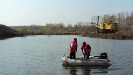 Un tânăr s-a înecat în timp ce se scălda într-un lac piscicol