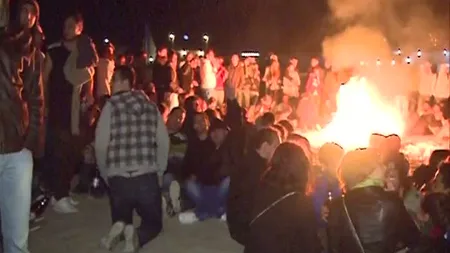 Muzică, dans şi bună dispoziţie la mare. Vezi cum se distrează turiştii de 1 mai VIDEO