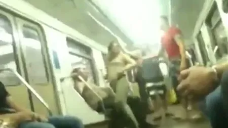 Au vrut amor nebun în metrou, dar au primit bătaie în schimb VIDEO