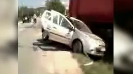 Accident grav în Vâlcea: Patru persoane rănite după ce un TIR s-a ciocnit cu un taxi VIDEO