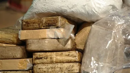 CAPTURĂ-RECORD de droguri: 40 de kg de heroină pe Autostrada Bucureşti-Piteşti VIDEO
