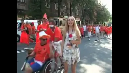 O jurnalistă ucraineană, batjocorită de fanii Olandei. Vezi ce a păţit VIDEO