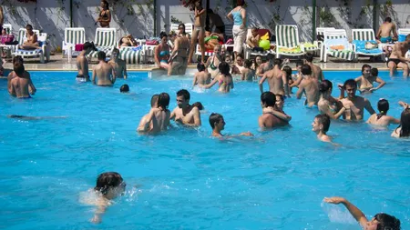 Prima zi de vacanţă, ultima din viaţă. Un elev de 13 ani a murit înecat la piscină
