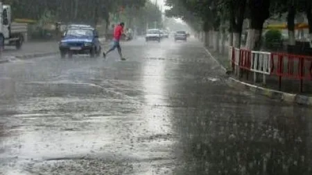 Informare meteo de GRINDINĂ, PLOI TORENŢIALE şi VIJELII