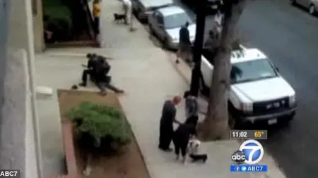 O femeie din Los Angeles a fost salvată de trecători de un viol ziua în amiaza mare, în plină stradă
