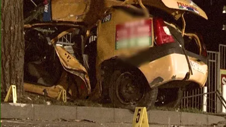 Accident grav în Capitală: Un taximetrist a murit după ce a intrat cu maşina în copac VIDEO