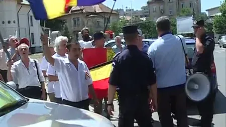 Manifestaţii anti-Băsescu la Craiova şi Constanţa VIDEO