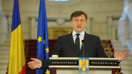 Antonescu: Traian Băsescu e un om foarte inteligent, păcat de dânsul. Şi oamenii puternici cad