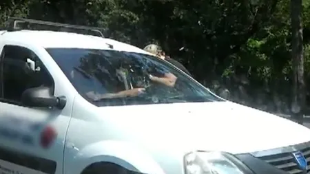 Şofer bătut în trafic de un motociclist, în Capitală VIDEO