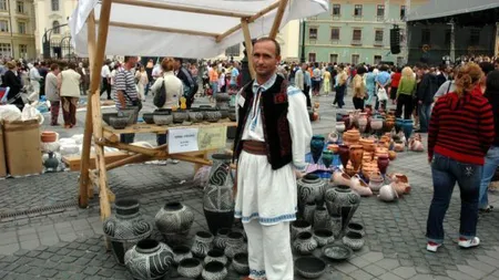 Peste 200 de meşteri îşi vor expune produsele la Târgul Olarilor de la Sibiu