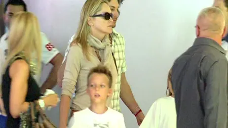 Sharon Stone, la film într-un mall bucureştean VIDEO