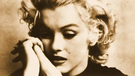 PLAJA CA ÎN FILME: Pe nisip, în stilul Marilyn